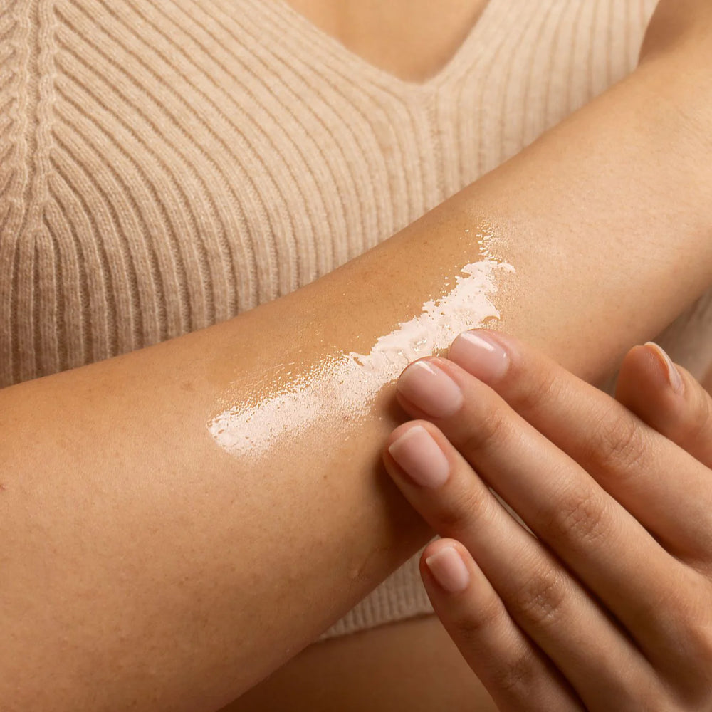 Applying body serum