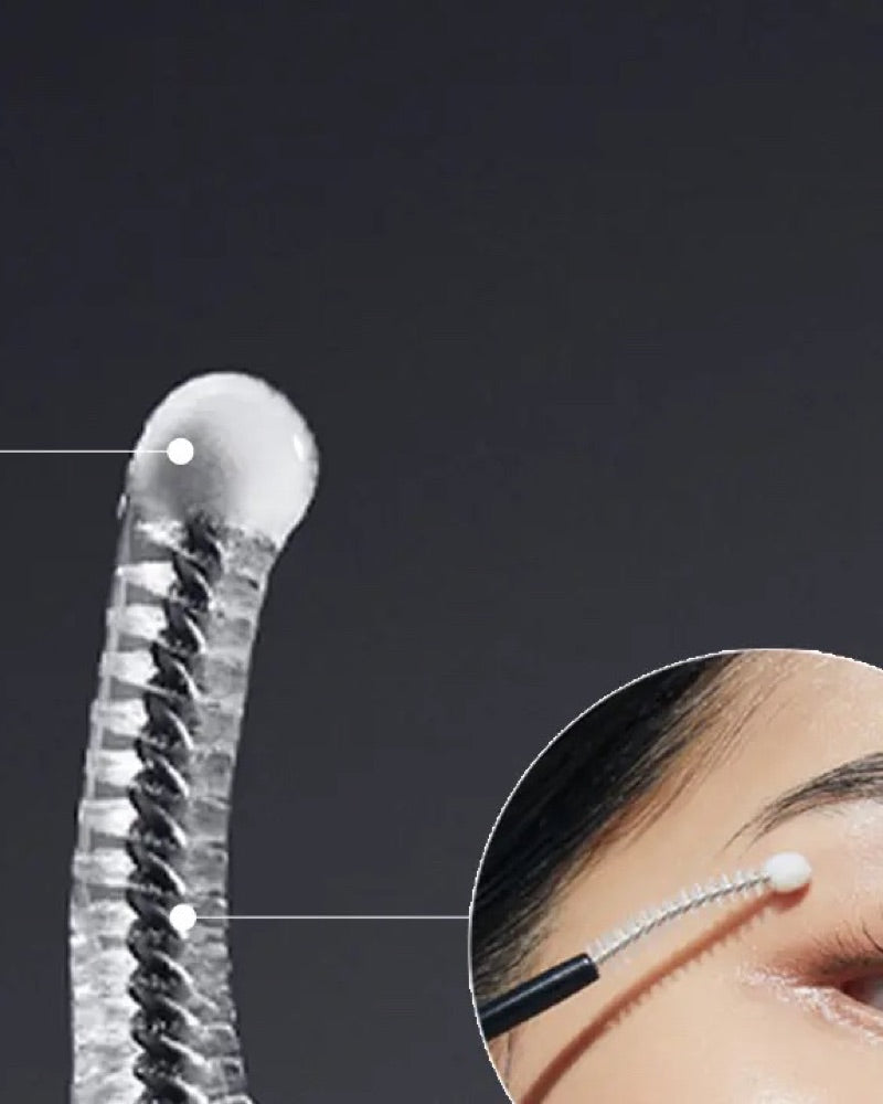 Macro view of the curved applicator and eye-area detail